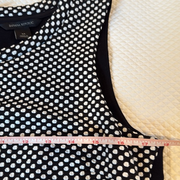 Banana Republic | Black White Polka Dot Crop Top - Picture 5 of 6